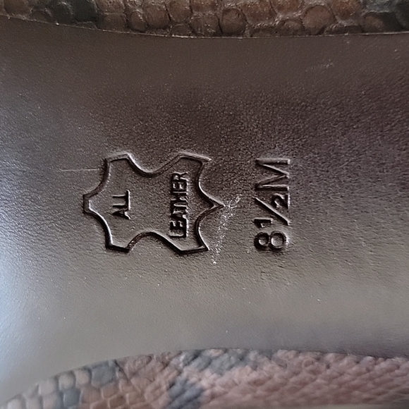 TORY BURCH Snake Print 5 inch Stiletto Heels SZ 8.5 - Picture 9 of 12